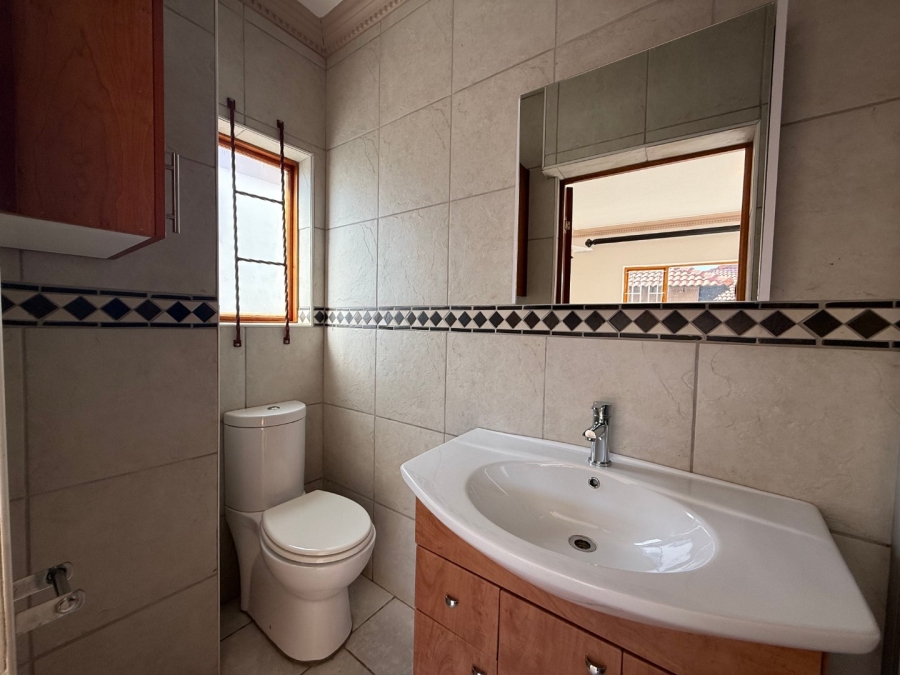 5 Bedroom Property for Sale in Birdwood Estate North West
